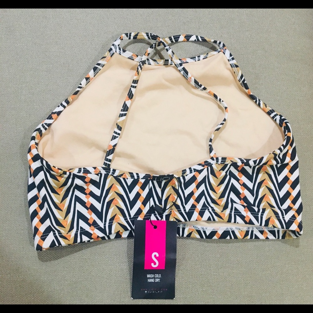 LICI FIT CRISS CROSS TOP TRIBAL